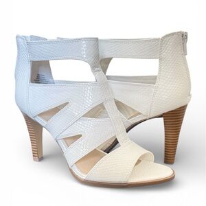 Simply Vera Vera Wang Dragon high heel sandals white snakeskin print 8.5